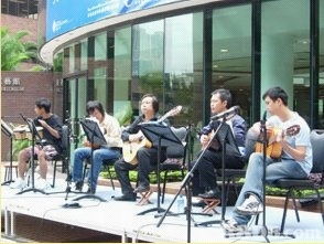 免費提供校內之結他演奏會,以批發價銷售樂器及音樂用品等服務